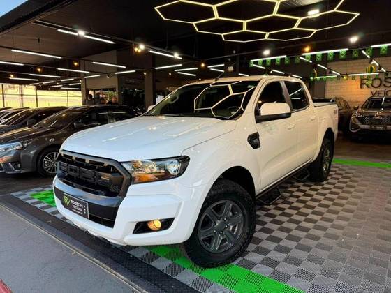 FORD RANGER 2.2 XLS 4X4 CD 16V DIESEL 4P AUTOMÁTICO FORD RANGER 2.2 XLS 4X4 CD 16V DIESEL 4P AUTOMÁTICO